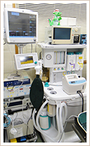 GEヘルスケアー社製の最新の高性能麻酔器（エスパイア７９００）と患者監視モニター（CARESCAPE  B650）